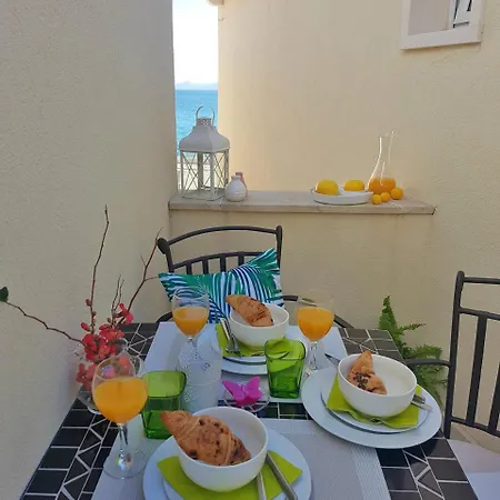 Sunny & Modern By The Sea Appartement *