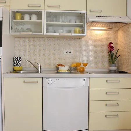 Apartment Sunny & Modern By The Sea Bol